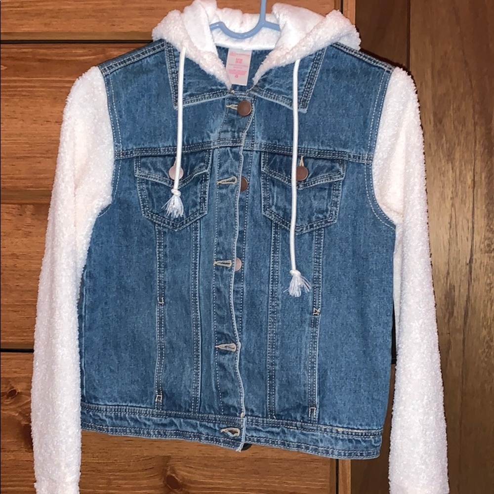 small jean jacket with fuzzy sleeves NWT